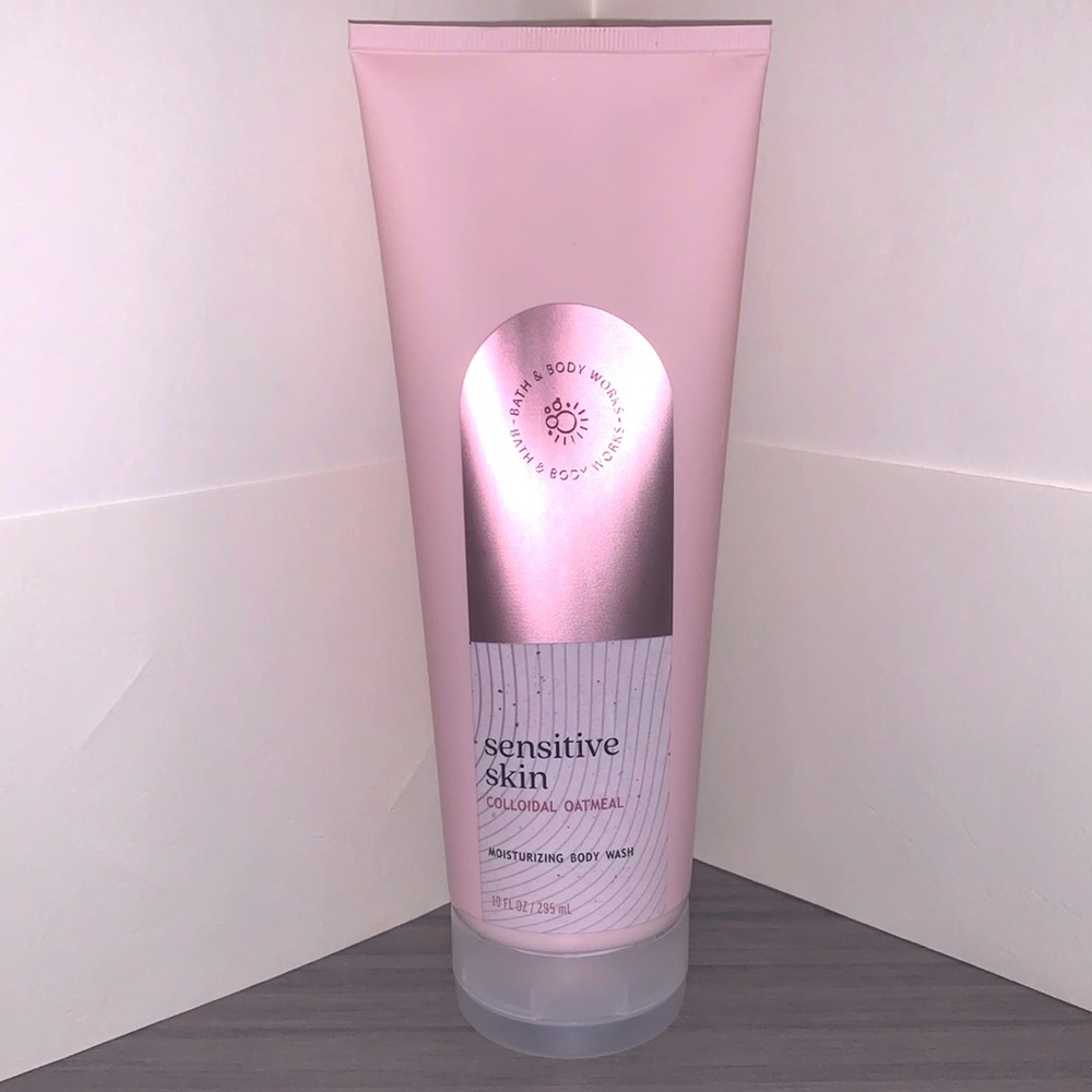 Bath & Body Wash NEW Sensitive Skin Colloidal Oatmeal Moisturizing Body Wash